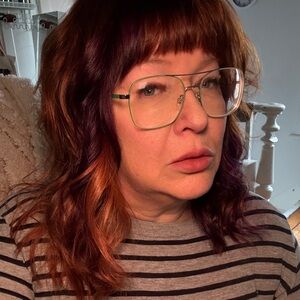 Meet your Posher, Loretta